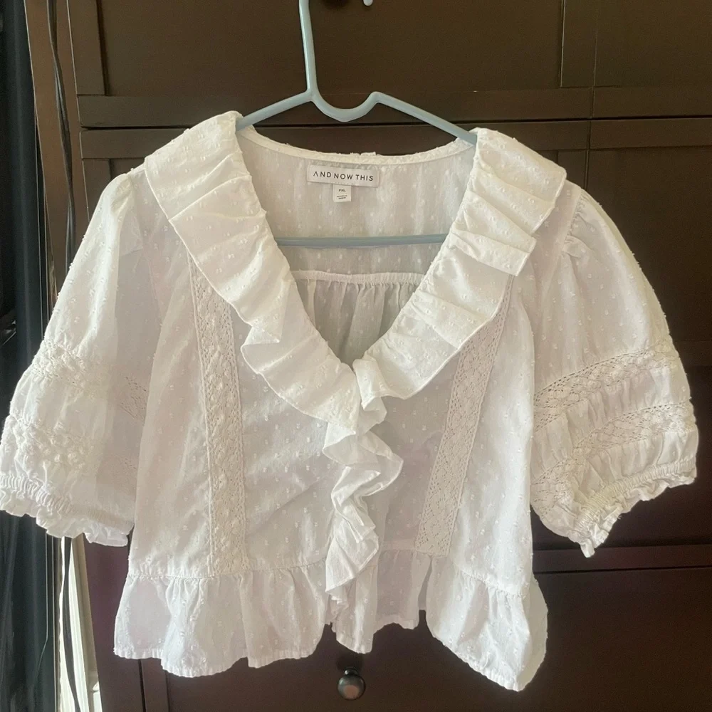 White Ruffle cotton Blouse - Picture 2 of 4